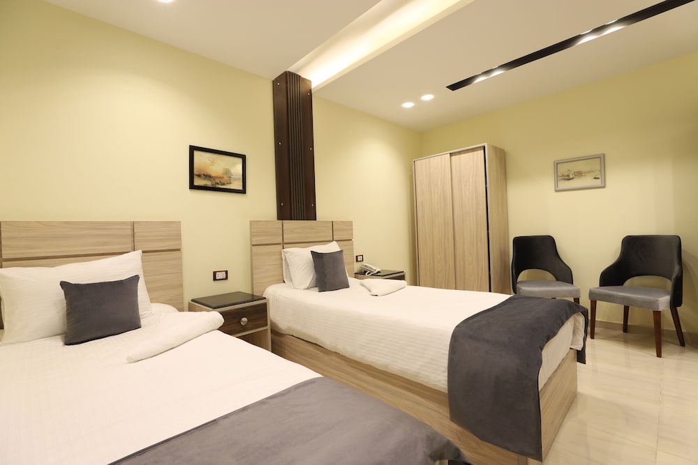 Deluxe Room - Photo 1