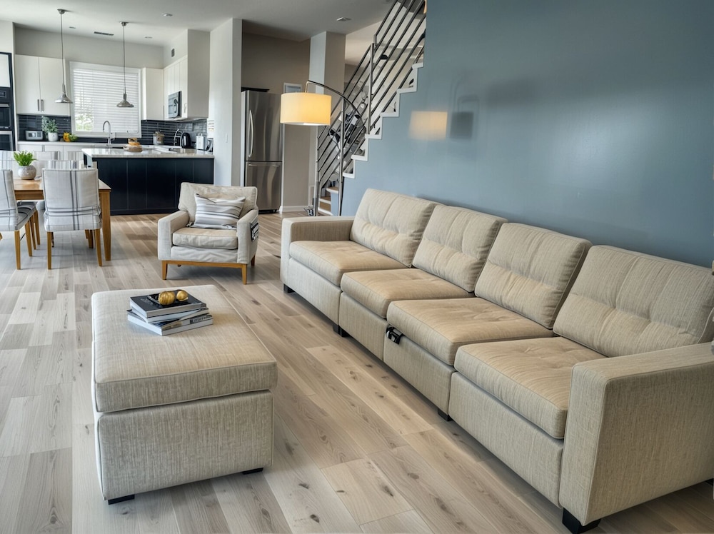 Deluxe Townhome, 3 Bedrooms