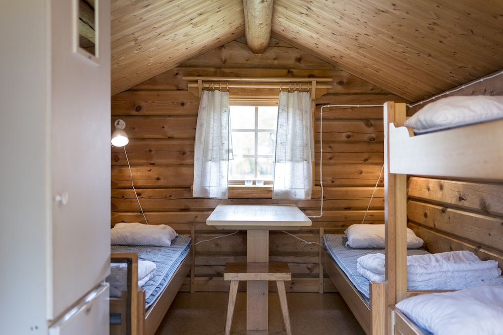 Basic Cabin (2+2 beds) photo 3