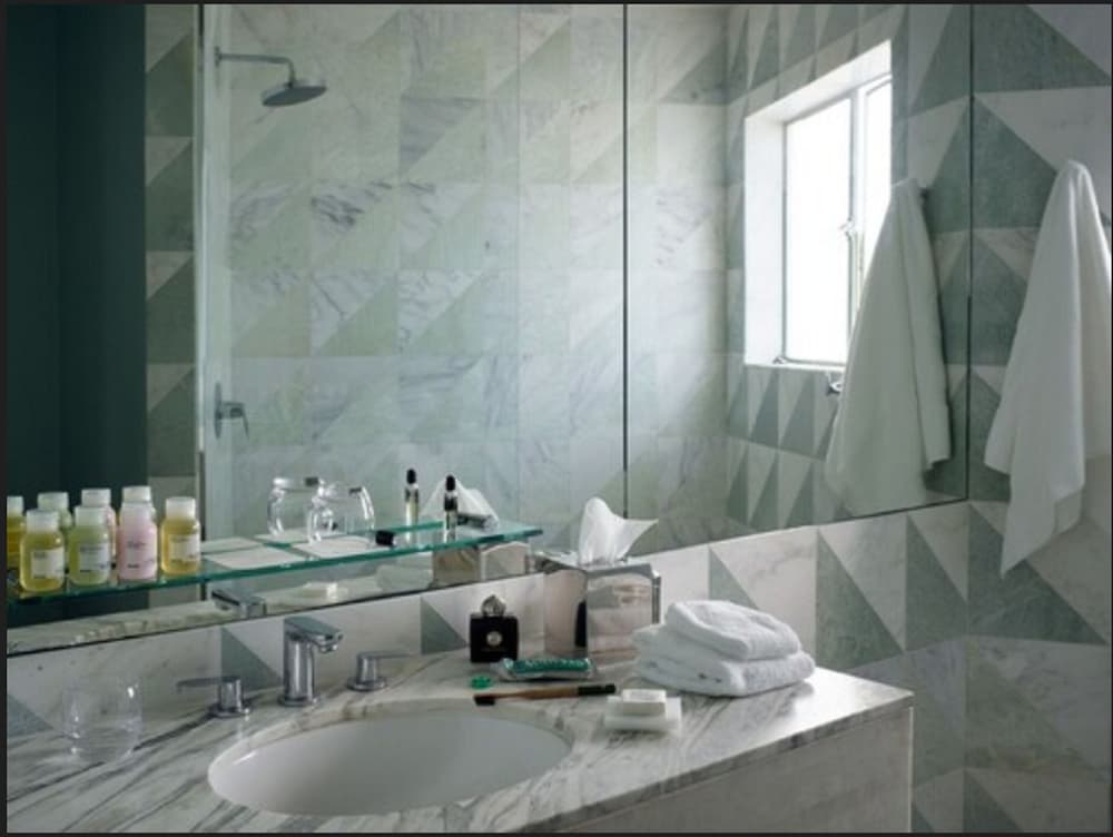 Junior Suite, Accessible thumbnail 5
