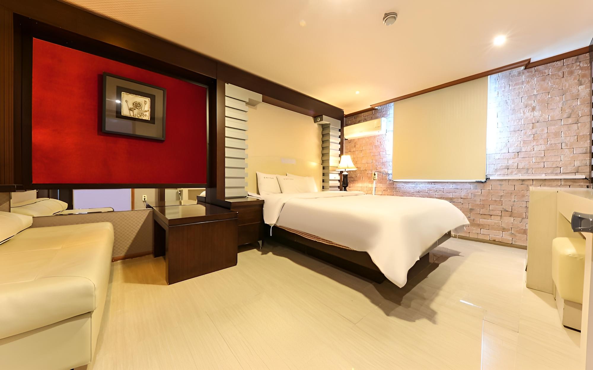 Room (Standard Room) - Photo 1