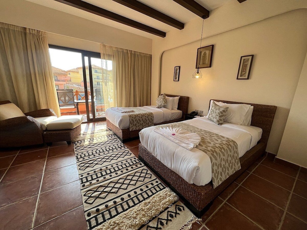 Deluxe Double Room, Pool View - Photo 1