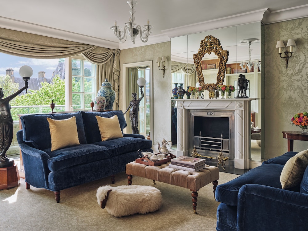 Suite (Master Garden)