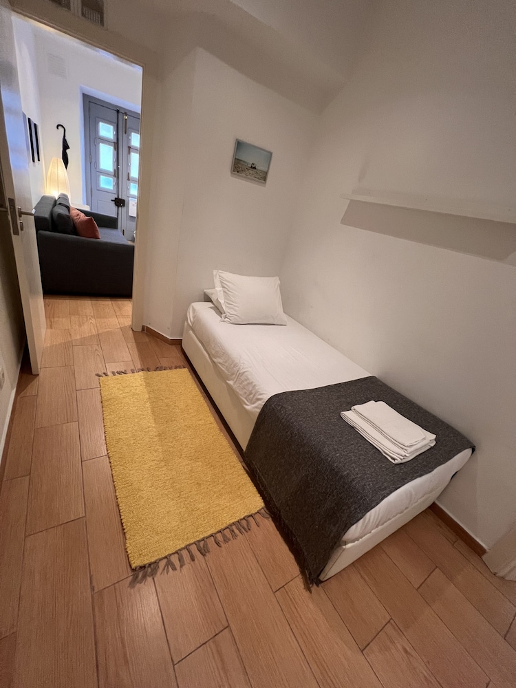 Grand Ground Floor apartment photo 3
