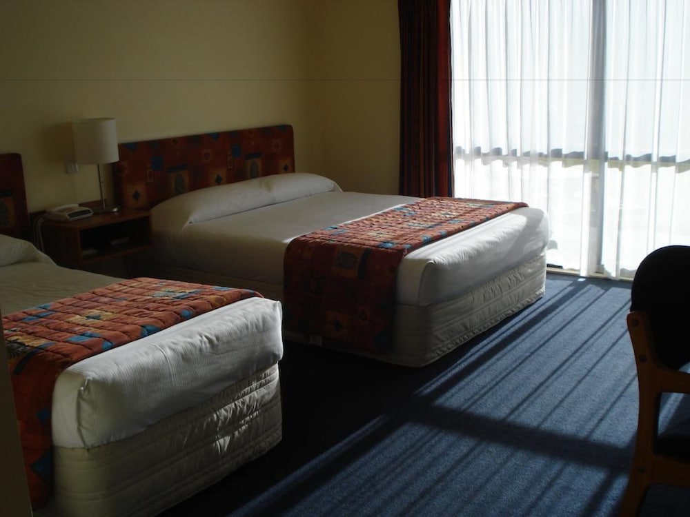 Studio, Multiple Beds, Kitchenette, Ground Floor photo 3