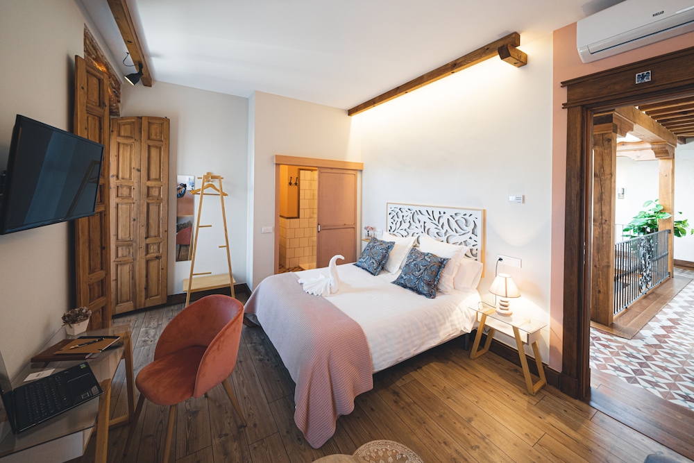 Superior Room, 1 Queen Bed with Sofa bed