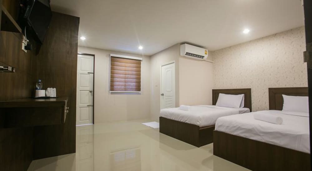 Twin Room with Balcony photo 2
