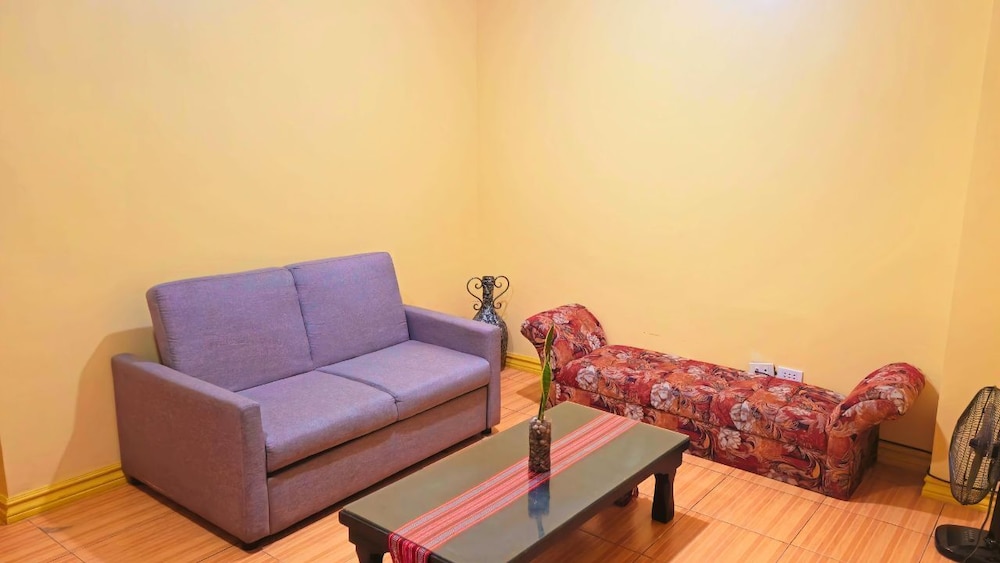 Basic Apartment - Photo 3