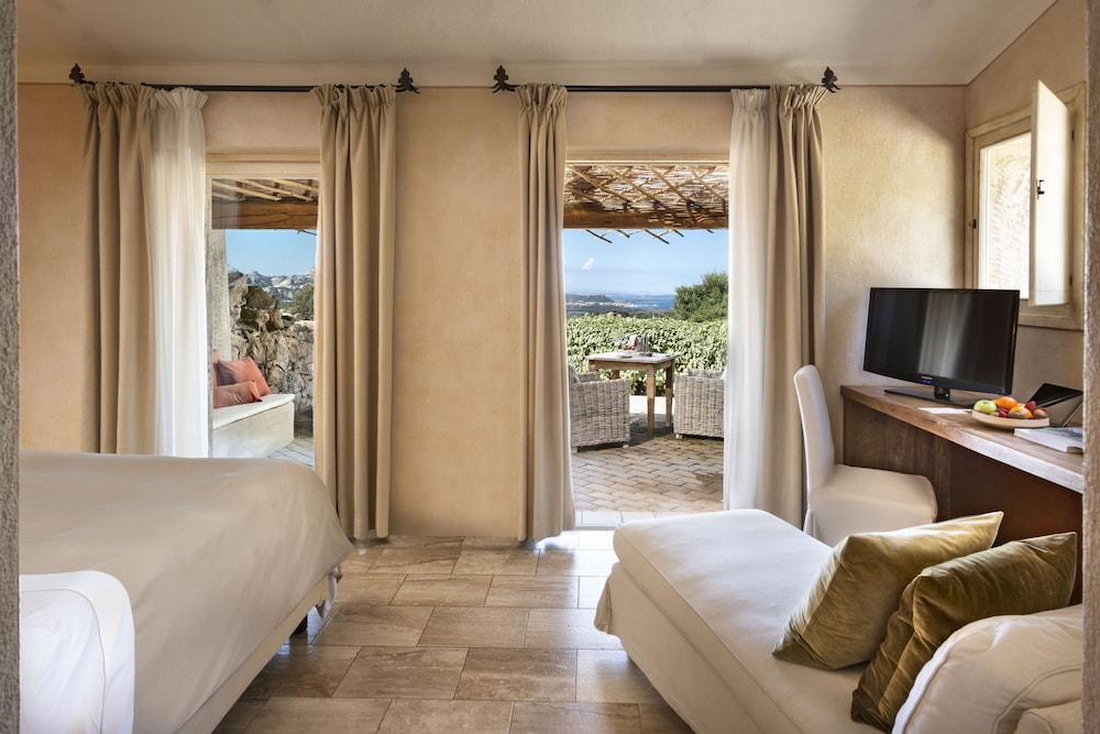 Deluxe Room, Sea View photo 2