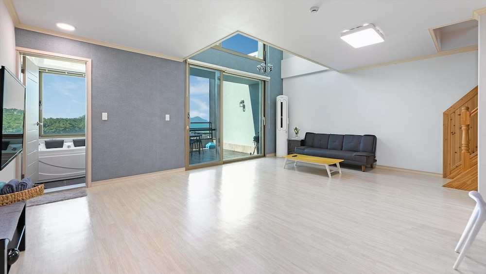 Basic Room, 1 Bedroom (102(Ocean View,Spa)) - Photo 11