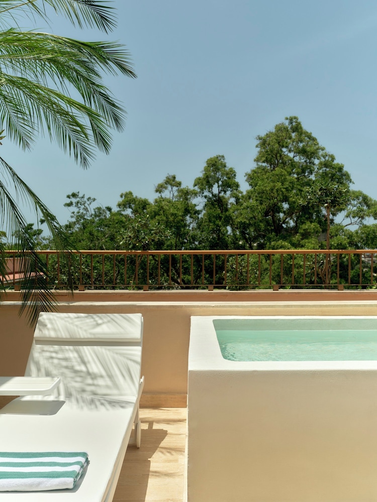 Suite, 1 King Bed, Bathtub (Roof Top, Terrace, Outdoor Bathtub) - Photo 4
