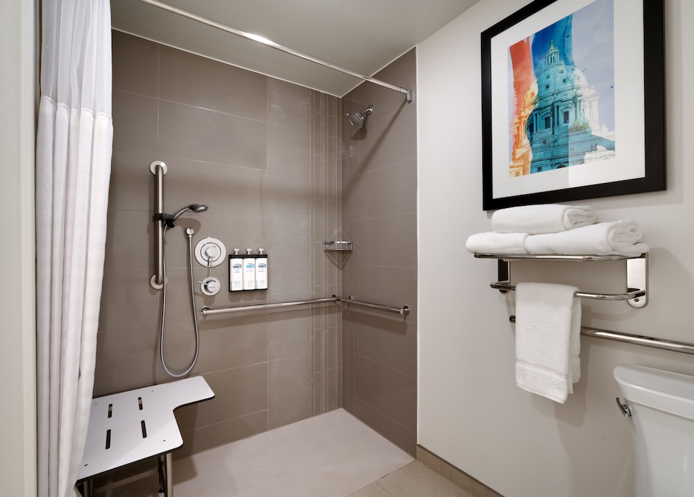 Suite, 1 Bedroom, Accessible (with Shower) - Photo 6