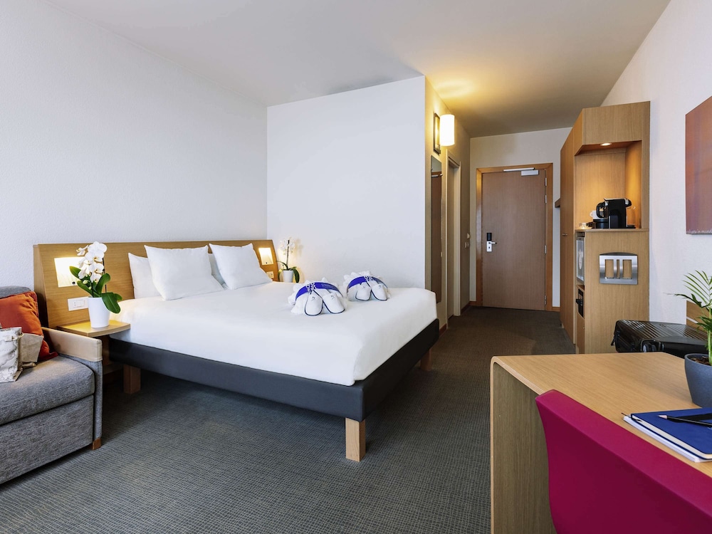 Executive Room, 1 King Bed with Sofa bed photo 1