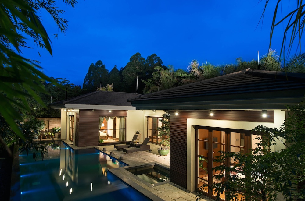 Villa, Oriental Charm