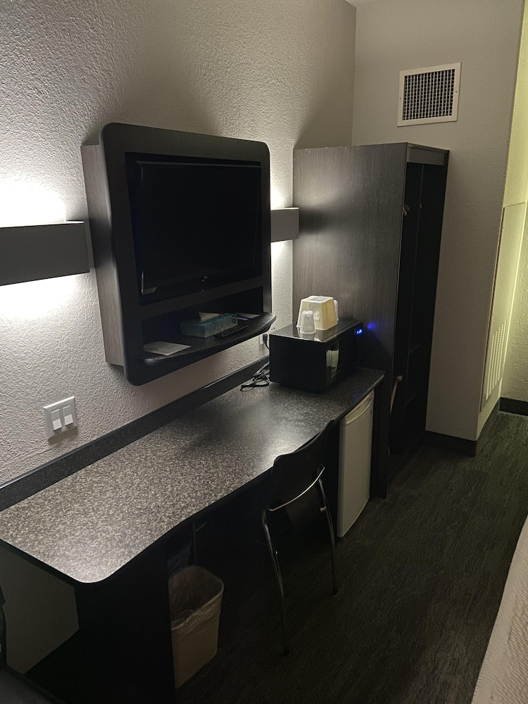 Deluxe Room, 2 Double Beds, Non Smoking, Microwave photo 2