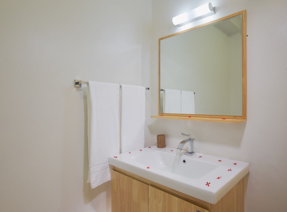 3 bedroom Apartment photo 2
