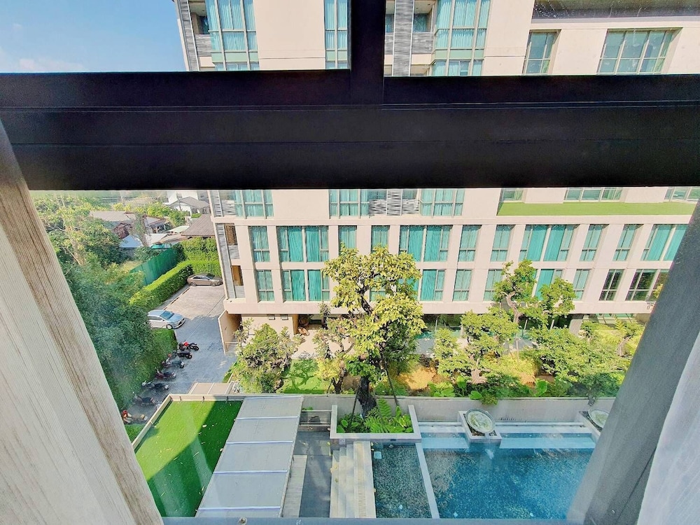 Deluxe Room, 2 Twin Beds, Pool View - Photo 2