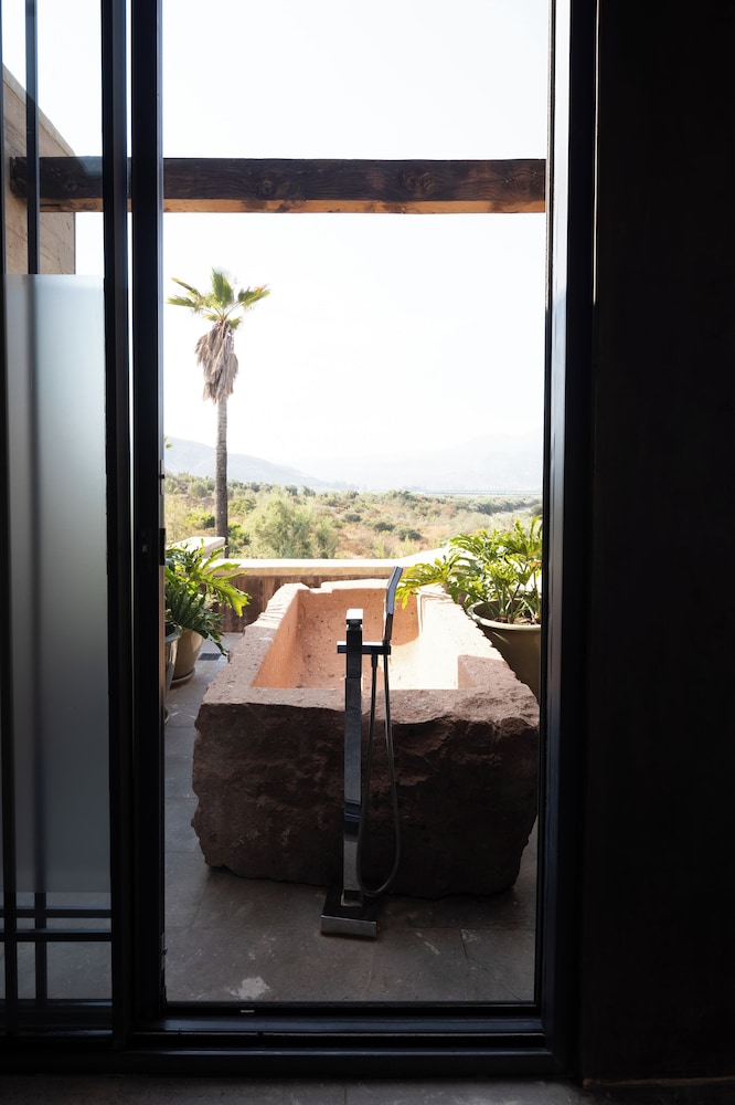 Casa Montaña Master Suite - Pool & Gym Access photo 2