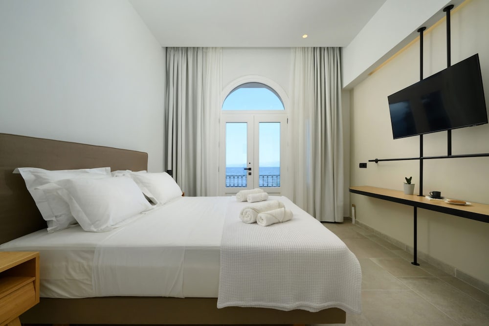 Beachfront Achillion Bay Villa in Corfu, Zdjęcie 17