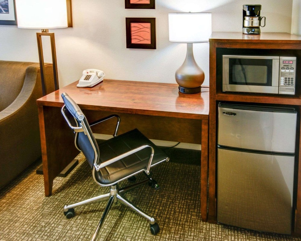 Room, Multiple Beds, Non Smoking - Photo 5
