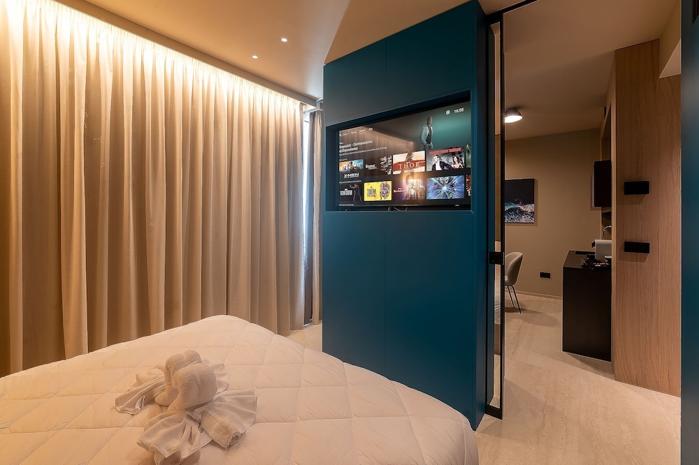 Deluxe Suite photo 2