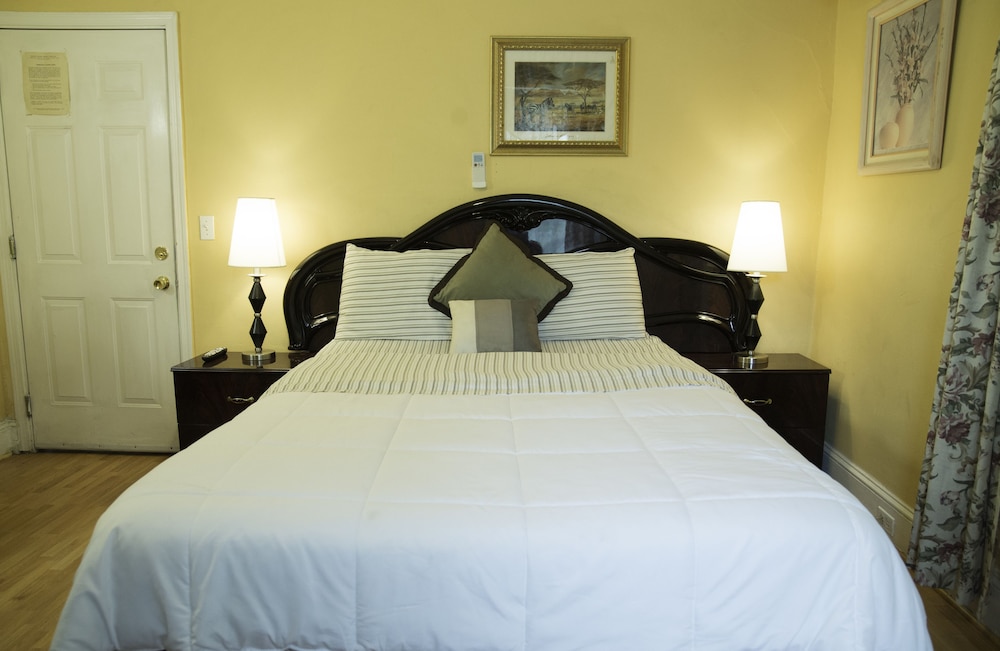 Room, 1 Queen Bed (Elite) photo 1