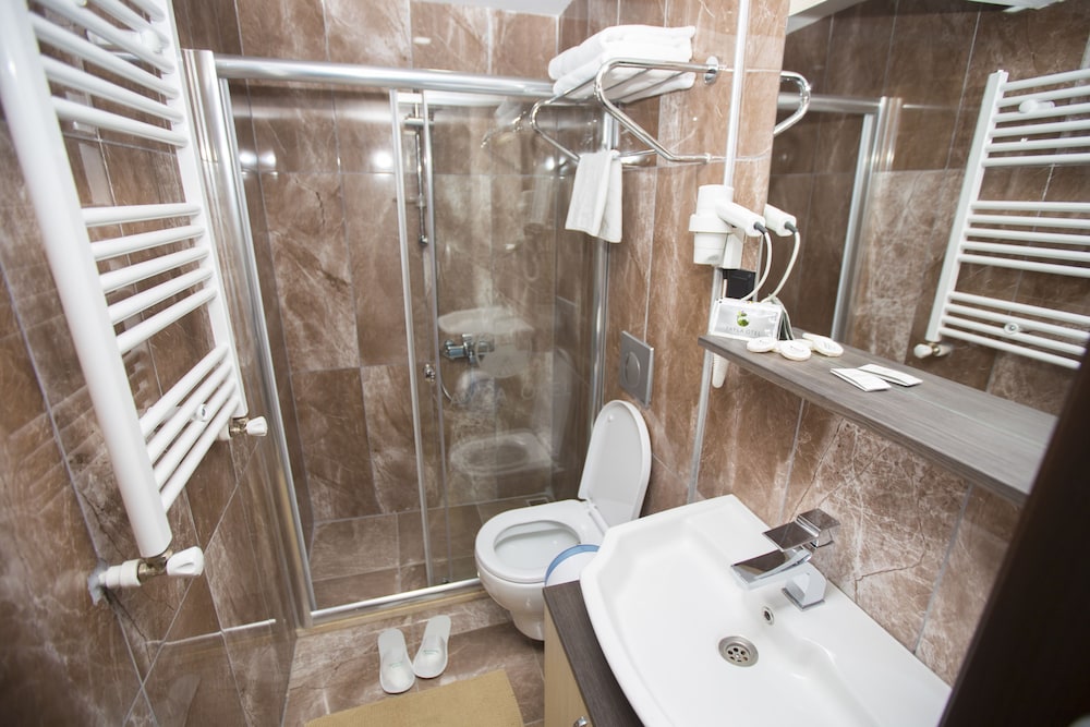 Comfort Room - Photo 2