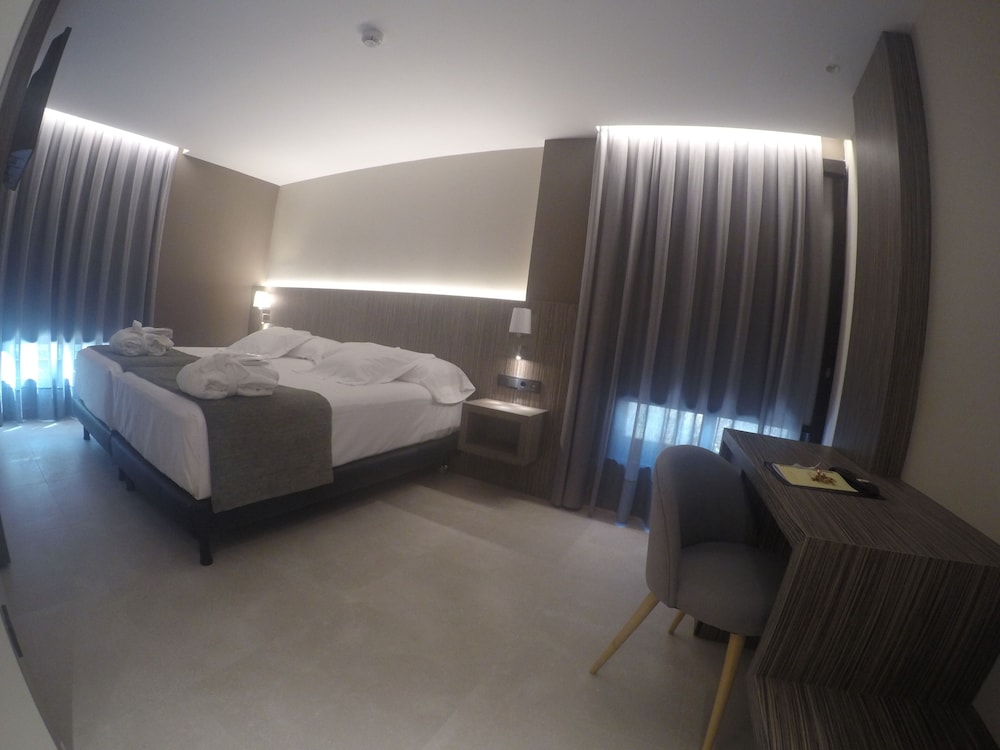 Superior Double or Twin Room photo 3