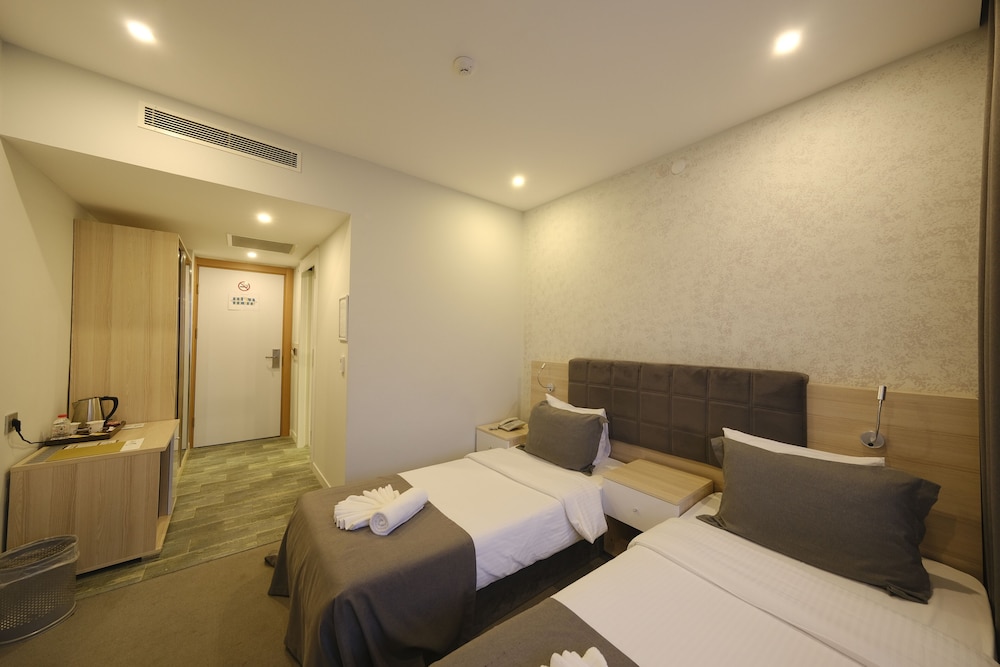 Standard Double or Twin Room photo 1