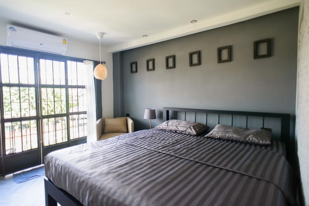 Design Double Room, 1 King Bed, Non Smoking, City View