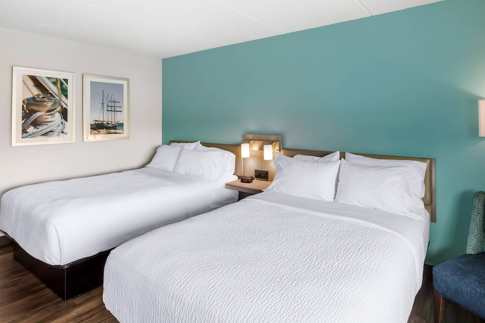 Standard Room, 2 Queen Beds, Non Smoking - Photo 1