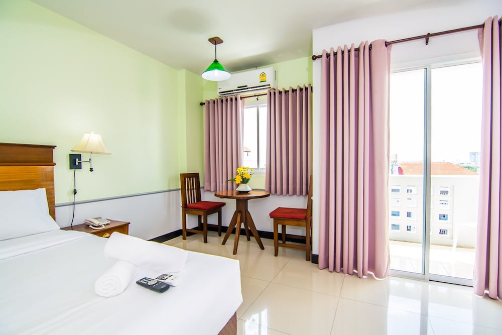 Standard Double Room with Balcony - Photo 2