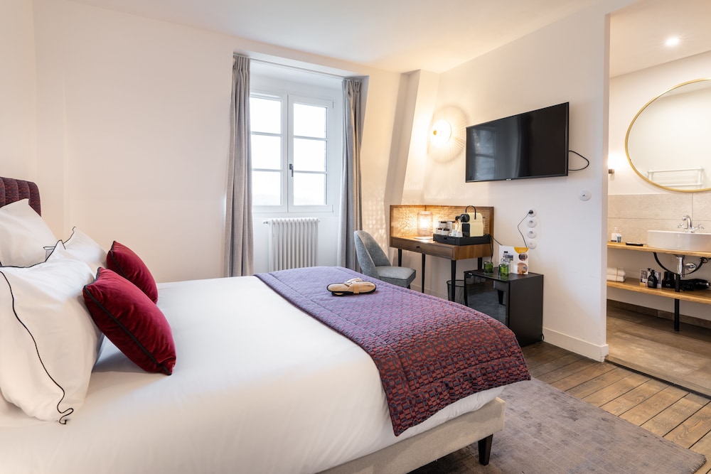 Chambre Double Classique (Teeny Room) Chambre Double Classique (Teeny Room)