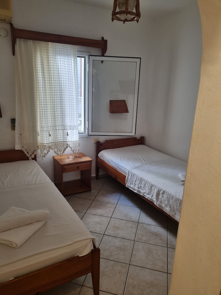 Economy Twin Room, 1 Bedroom photo 3