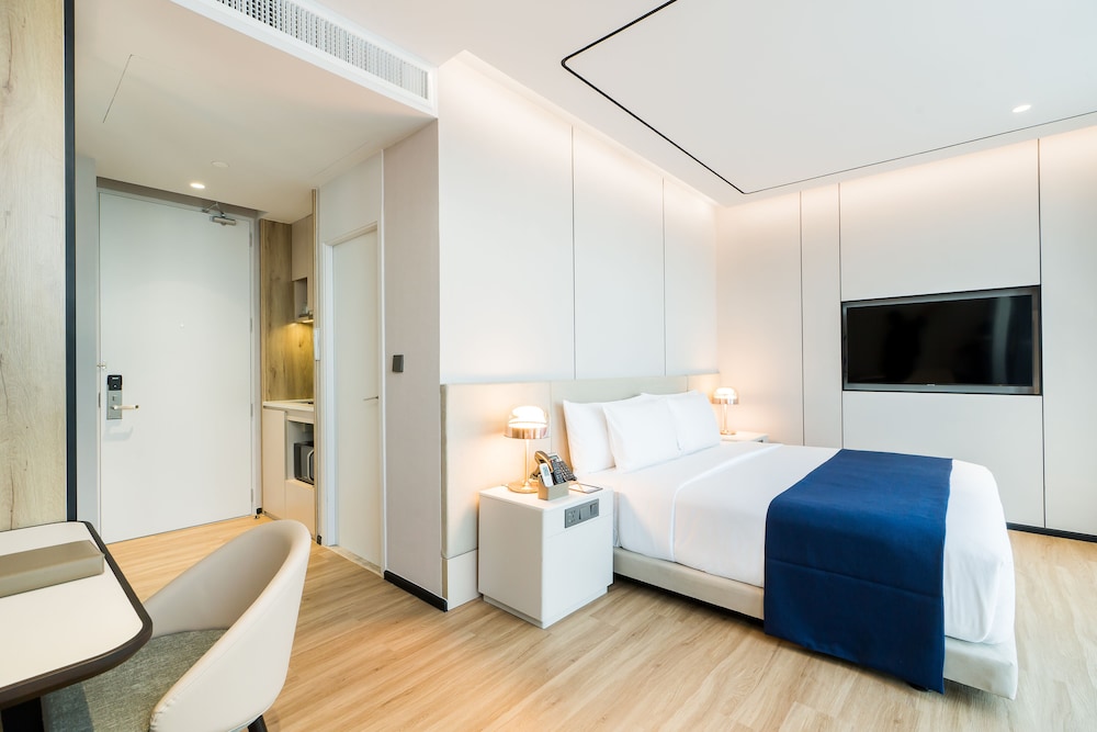 Premier Double Room, City View - Photo 5