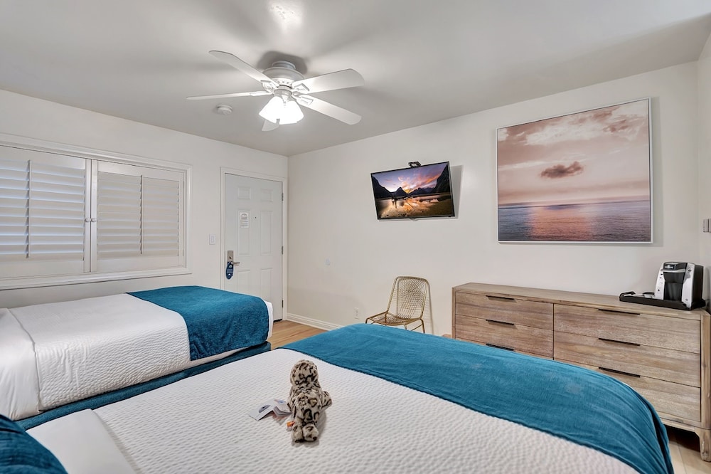 Standard Double Room, 2 Double Beds photo 2