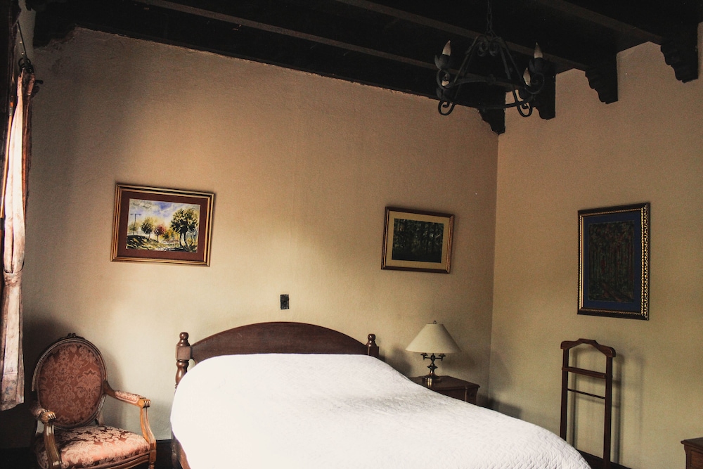Standard Single Room, 1 Queen Bed, Courtyard View, photo 6
