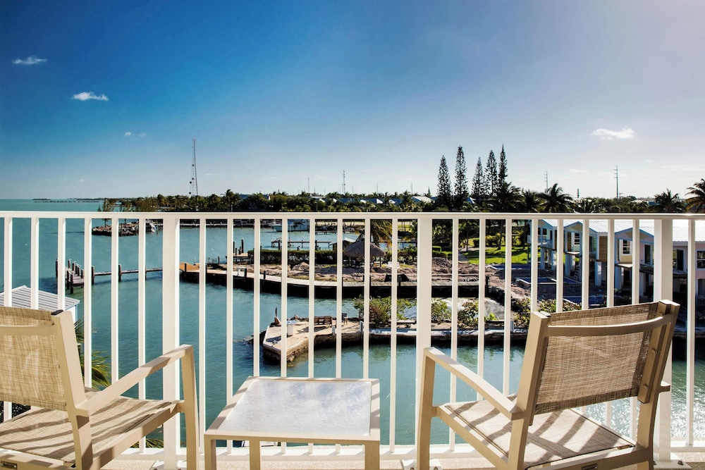 Junior Studio Suite, 2 Queen Beds, Ocean View