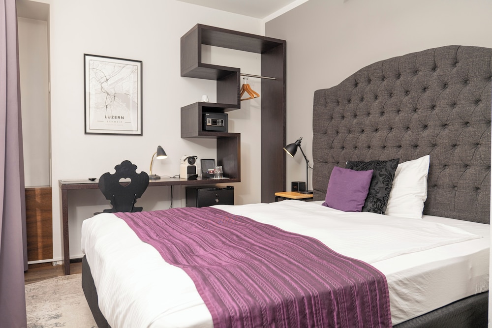 Grand Single Room, 1 Double Bed, Non Smoking, City View photo 1