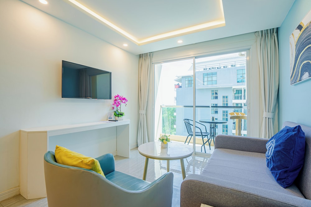 2 Bedroom - Photo 8