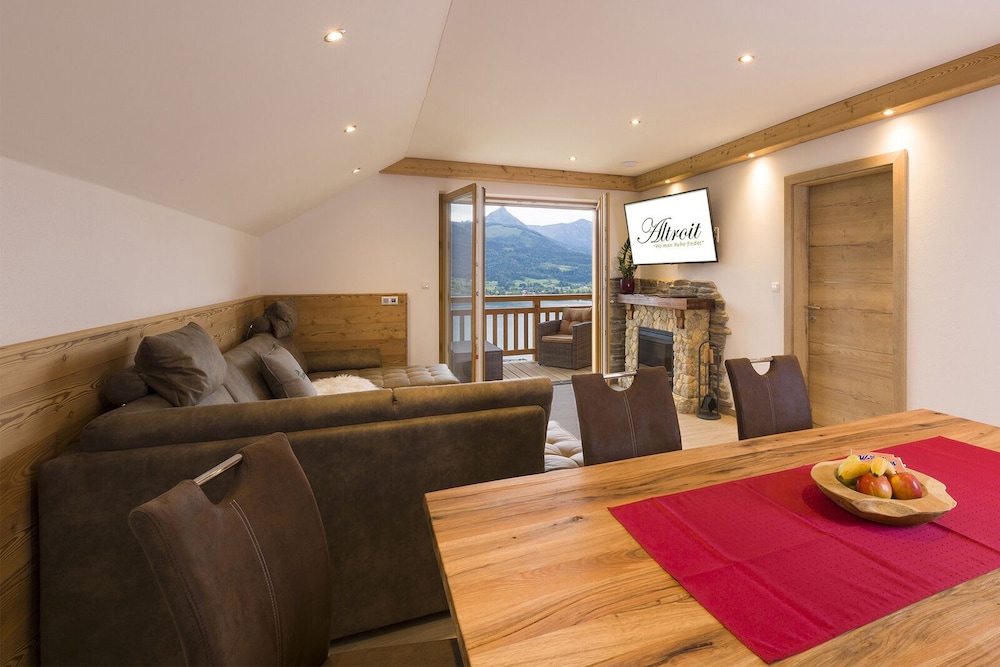 Deluxe Apartment