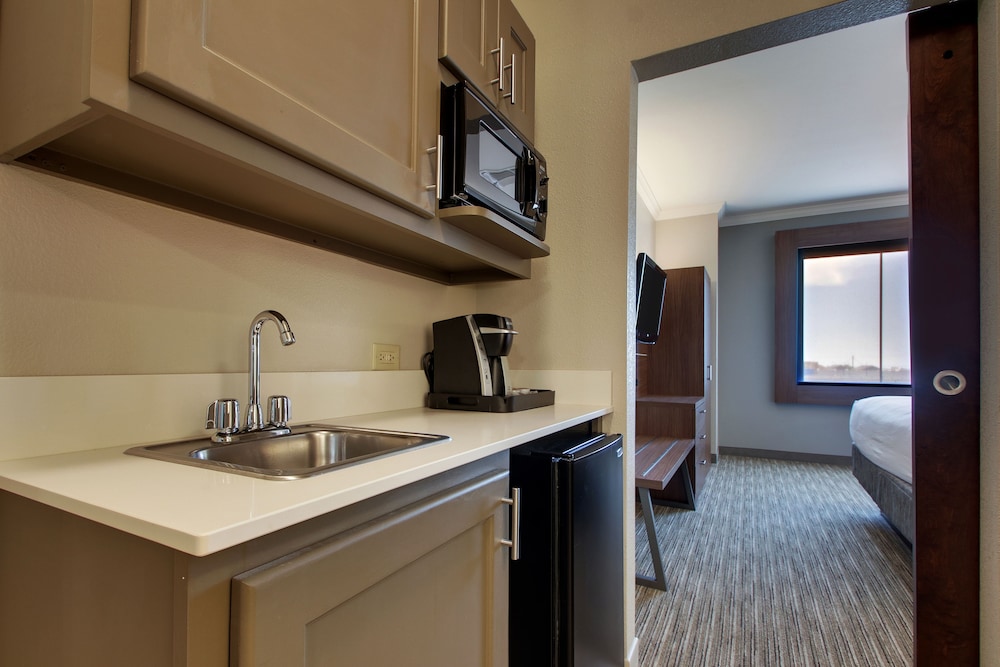 Suite, 2 Bedrooms photo 2
