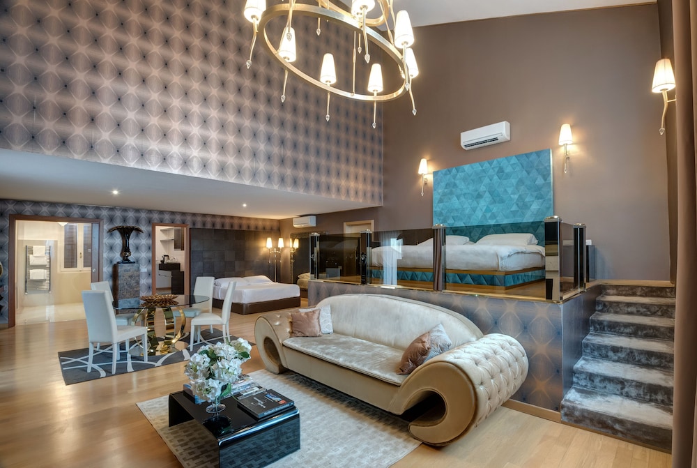 Luxury Apartment, 3 Bedrooms, City View photo 3
