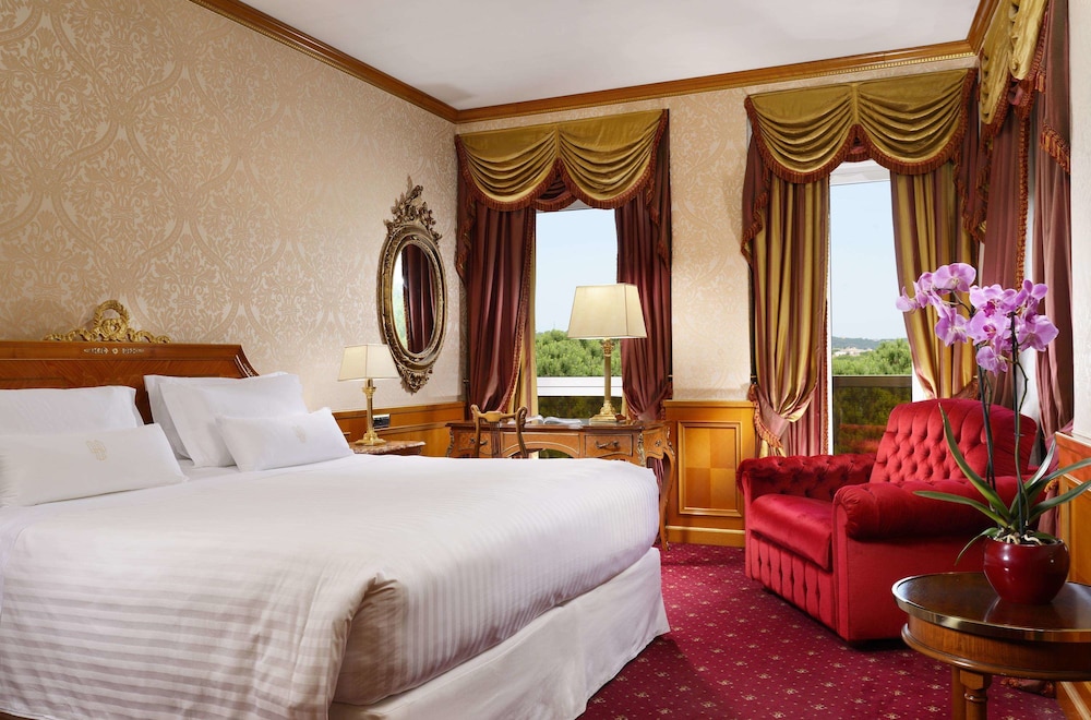 Deluxe Double Room Single Use photo 3