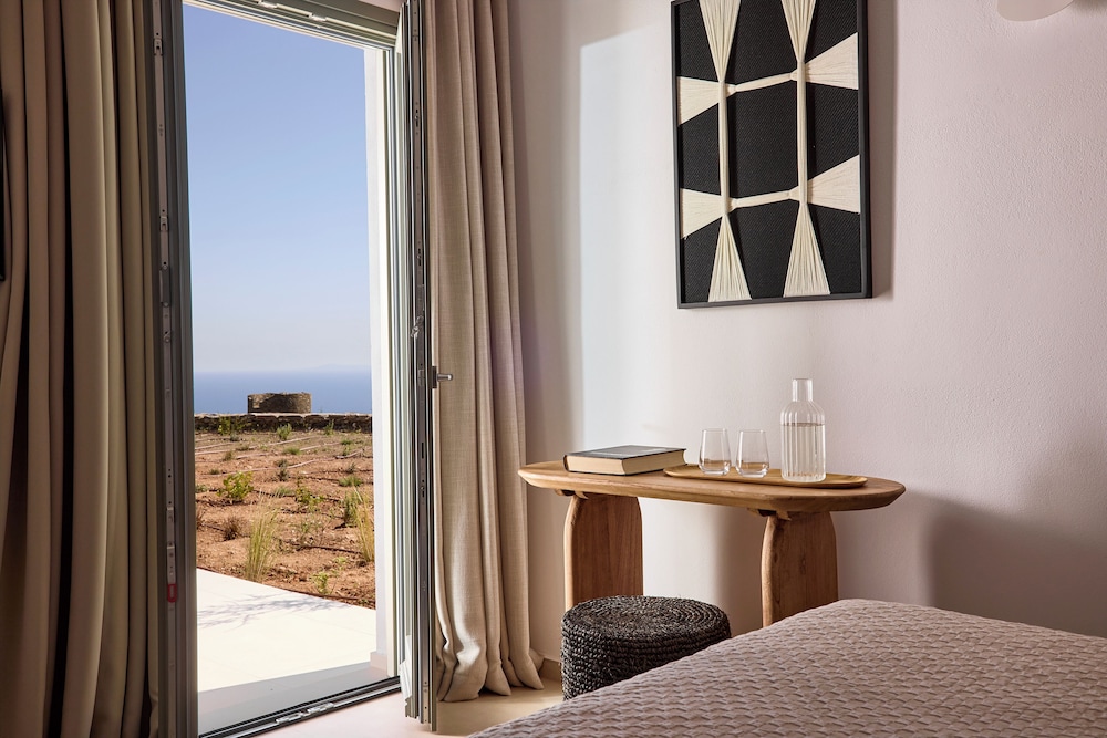 Superior Suite with Sea View & Hot-tub (70m from main building) photo 2