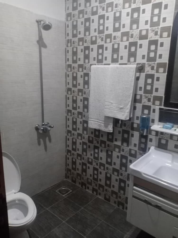 Deluxe Double Room - Photo 14