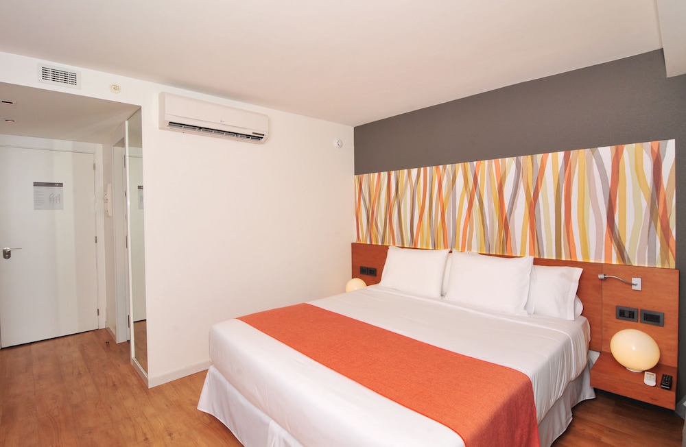 Superior Room, 1 Queen Bed photo 2