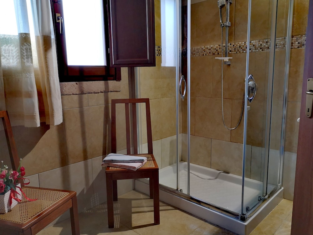 Double Room, Private Bathroom (External) photo 2