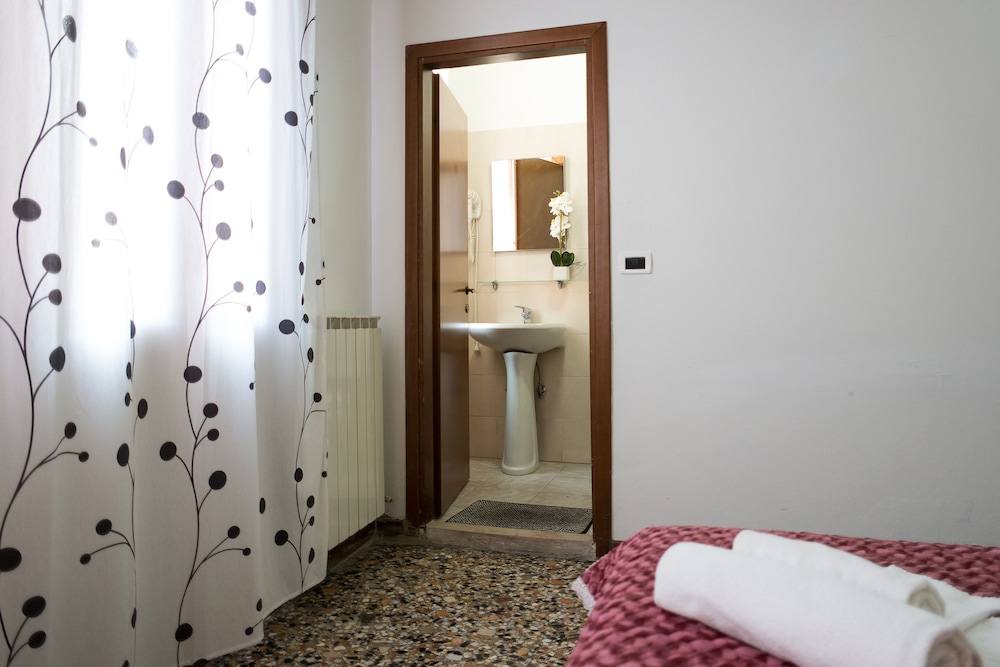 Double Room, Ensuite photo 2