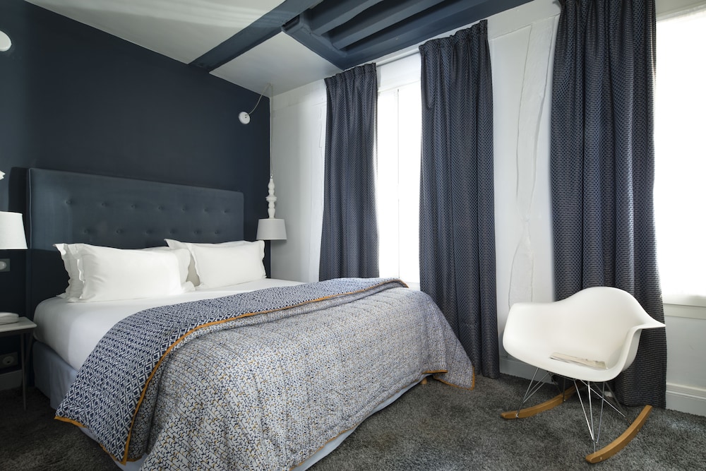 Superior Double or Twin Room photo 2